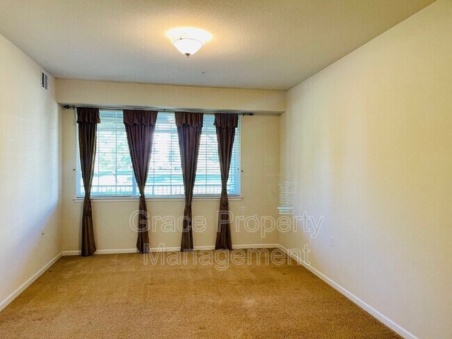 Building Photo - 14133 Sun Blaze Loop