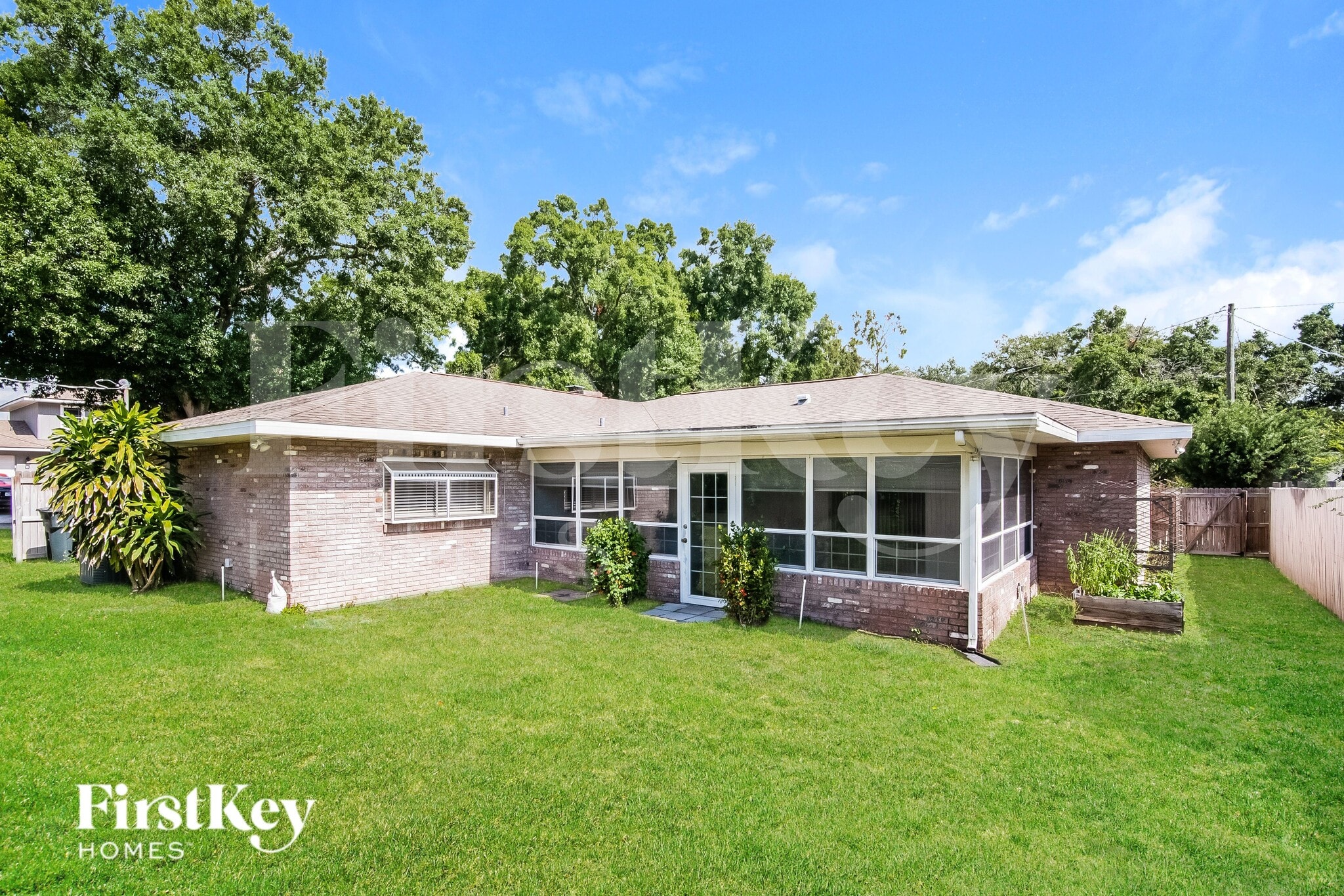 Building Photo - 815 Lake Elbert Ct