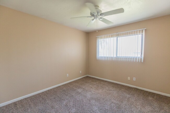 Building Photo - 5 BEDROOM, 2.5 BATH TEMPE HOME W/ 2 MASTER...