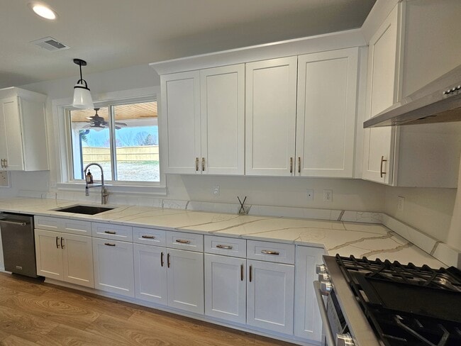 Building Photo - 3400 Pennington Rd