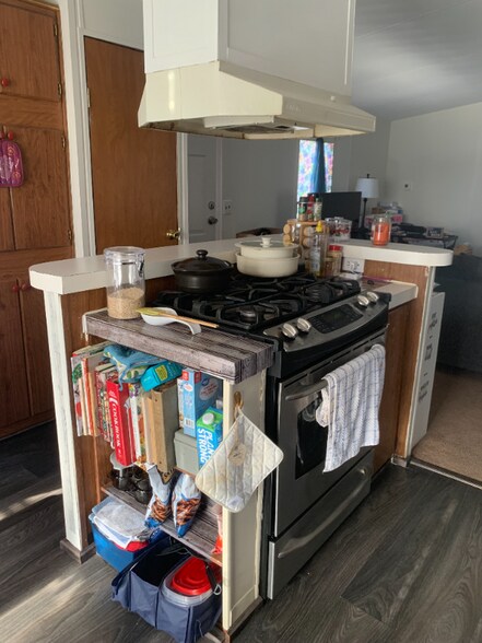 Building Photo - 6 Mark Pl