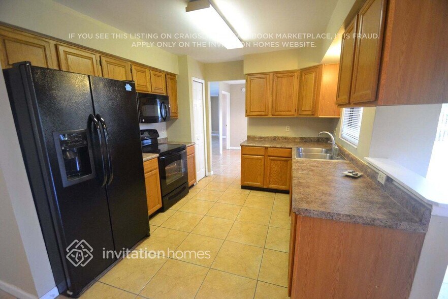 Building Photo - 7736 Covedale Dr