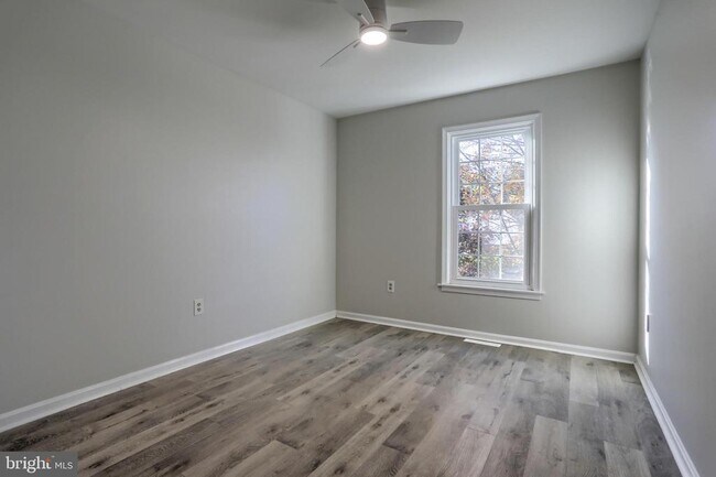 Building Photo - 2065 Raleigh Rd