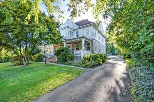 Building Photo - 134 Old Mamaroneck Rd