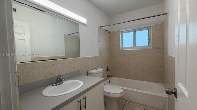 Building Photo - 1225 Marseille Dr