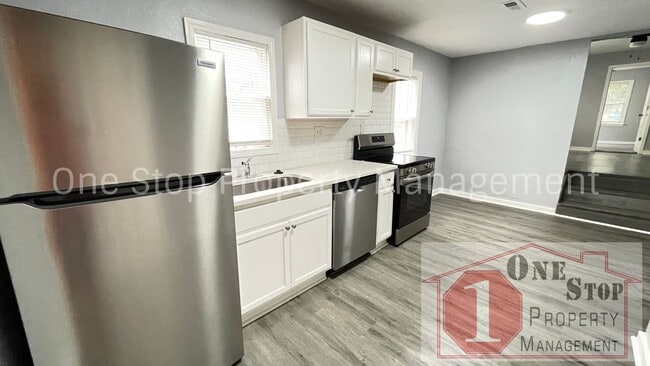 Building Photo - Beautiful 4 Bedroom 2 Bathroom Home in Kan...