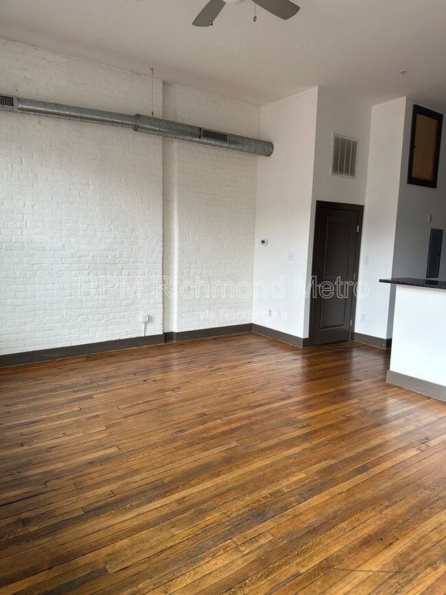 Building Photo - 1322 W Broad St