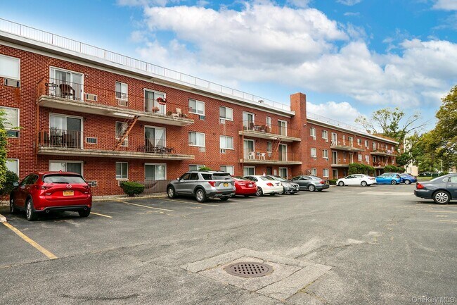 Building Photo - 85 S Central Ave