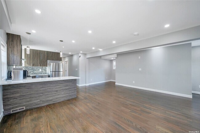 Building Photo - 119-2 226th St