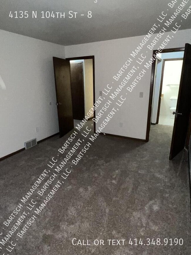 Building Photo - 4135 N 104th St