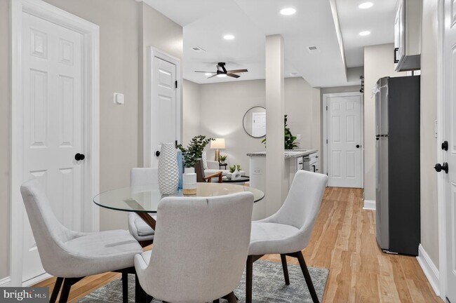 Building Photo - 212 36th St NE