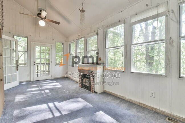 Building Photo - 266 Glenridge Dr