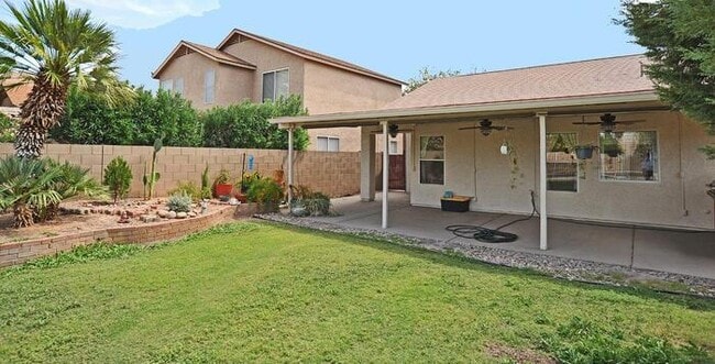 Building Photo - 3 Bedroom 2 Bathroom House
