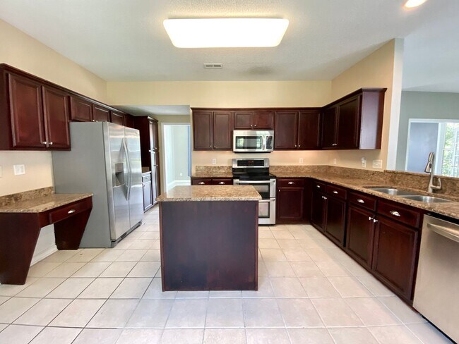 Building Photo - Beautiful 4 Bedroom Home In Hunter's Creek