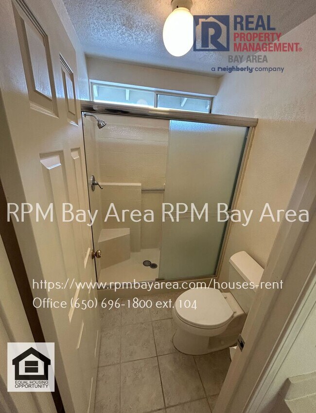 Building Photo - Bright and Airy 2BD 2.5 BTH Townhouse in Daly City