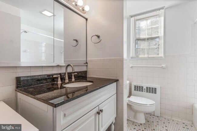Building Photo - Spacious Tuscany/Canterbury 1bd/1ba Condo with W/D! Available 8/14