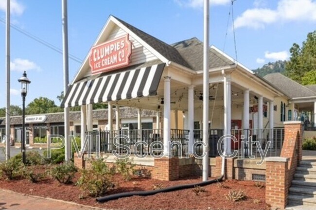 Building Photo - 3813 Pennsylvania Ave