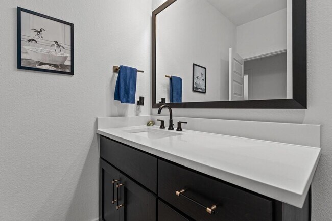 Building Photo - 106 Bird Bath Bnd