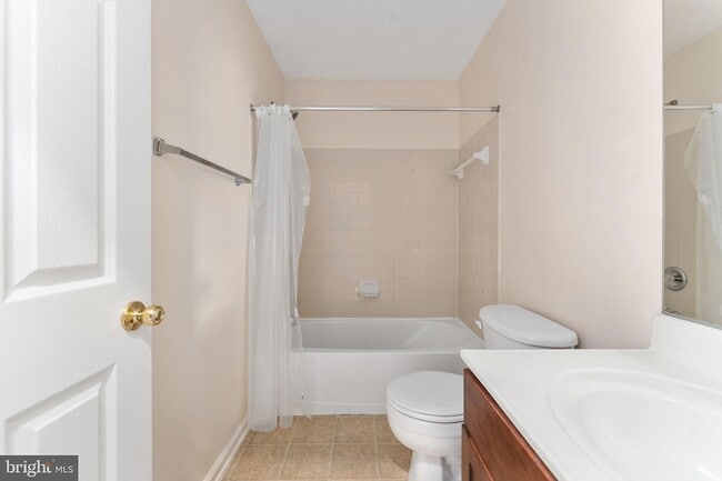 Building Photo - 132 Executive Cir