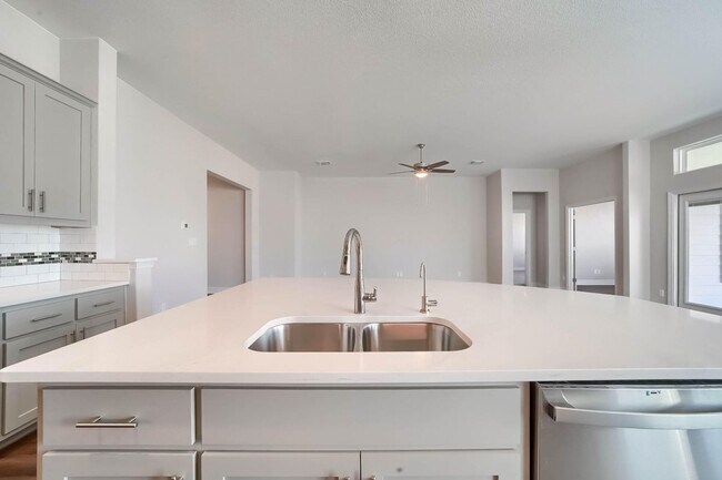 Building Photo - 133 White Steppe Way