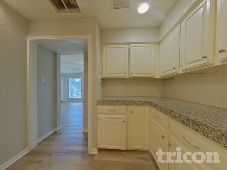 Building Photo - 616 Via Miramonte