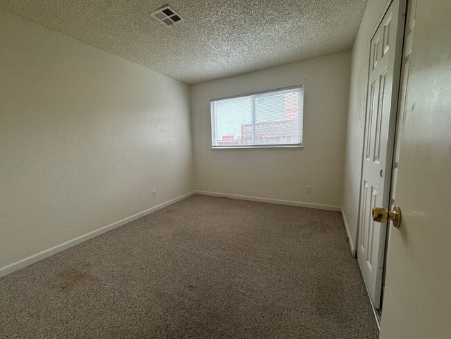 Building Photo - Beautiful Home, Coming SOON! Great Neighbo...