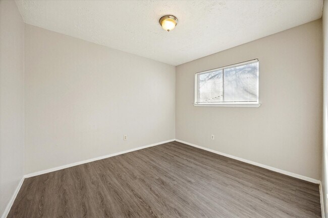 Building Photo - 7323 Wovenwood Ln