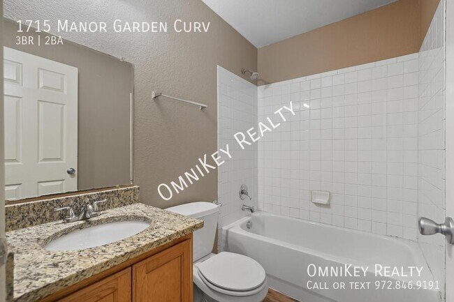 Building Photo - 1715 Manor Garden Curve