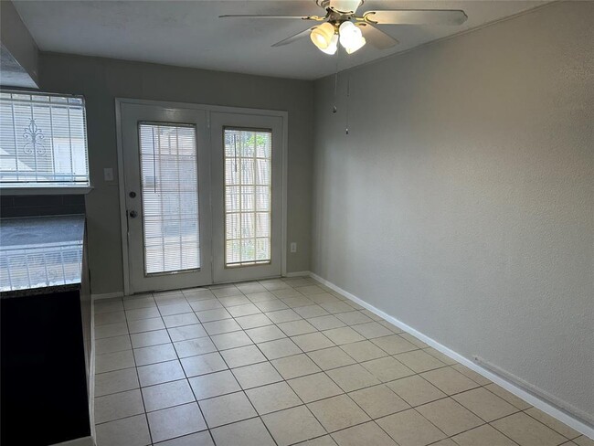Building Photo - 12881 High Star Dr