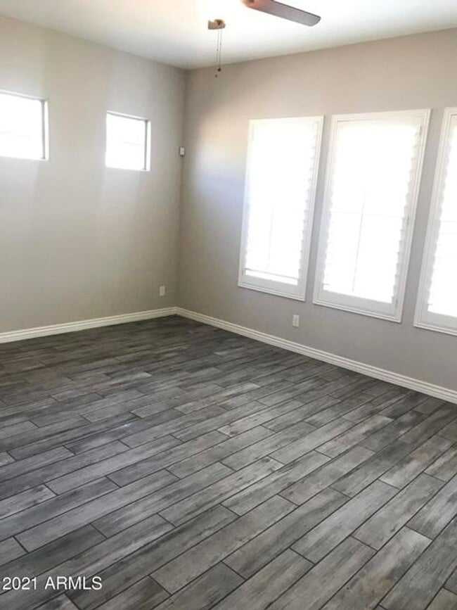 Building Photo - Beautiful Foothills 4 Bed and 3 Bath