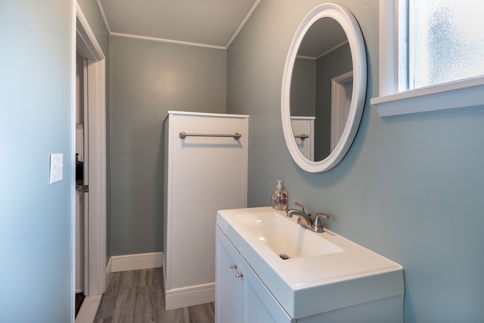 Building Photo - Cute Downtown 2 Bedroom House with Garage & Fenced Yard - Dogs Welcome