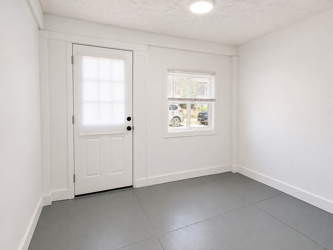 Building Photo - 5706 Reedland-