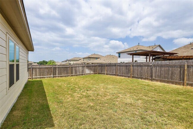 Building Photo - 413 Callahan Ln