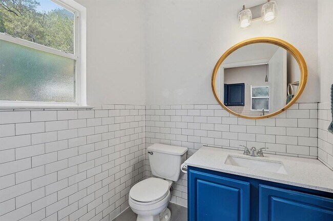 Building Photo - 2720 Oak Springs Dr