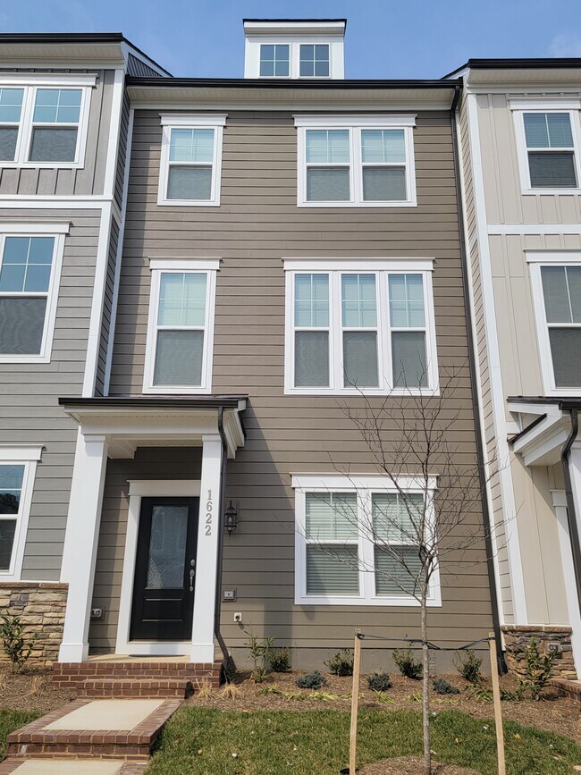 Building Photo - 1622 Grove Chestnut Rd