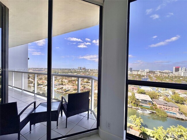 Building Photo - 3640 Yacht Club Dr