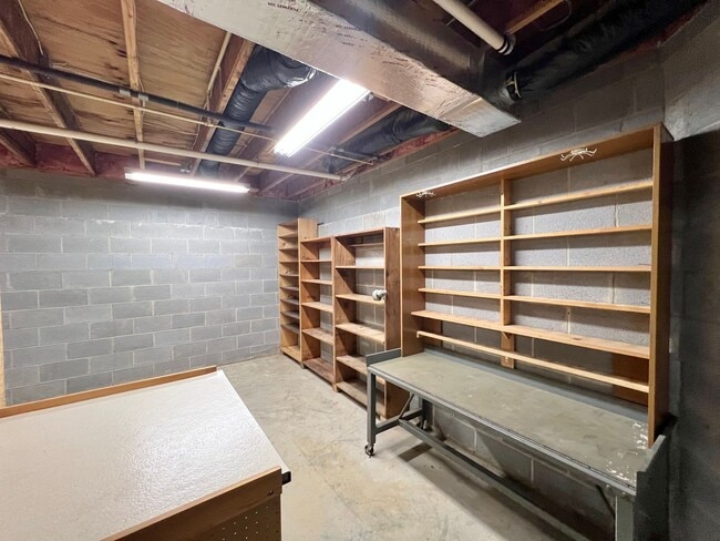 Building Photo - 3005 Hickory Tree Pl
