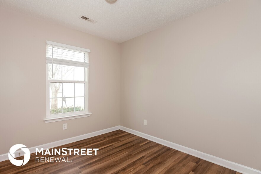 Building Photo - 235 Kingville Dr