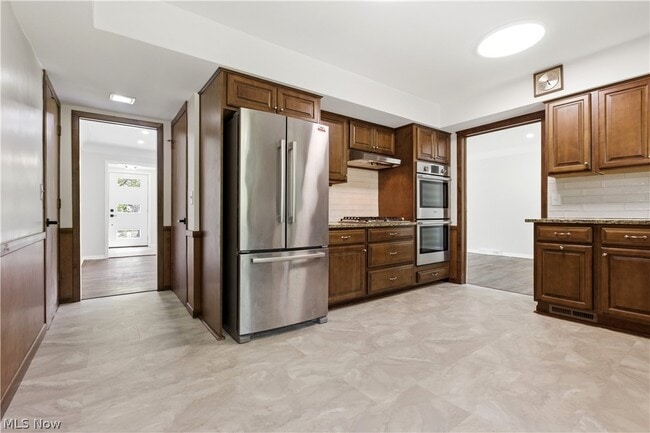 Building Photo - 2056 Laurel Hill Dr