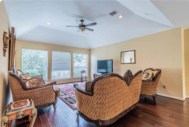 Building Photo - 3206 Chapel Bend Dr
