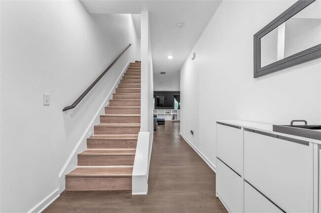 Building Photo - 5668 Union Pointe Dr