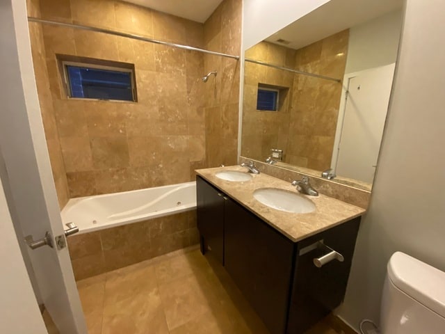 Building Photo - 1714 W Warren Blvd