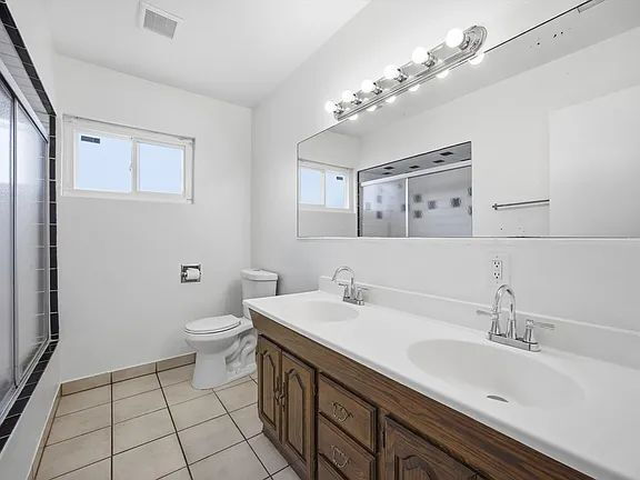 Building Photo - You will want to call this 3 bedroom 2 bathroom house "home sweet home".