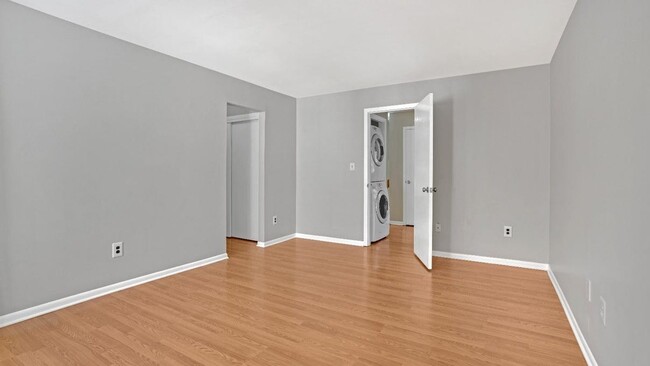 Building Photo - 1090 Schmidt Ln