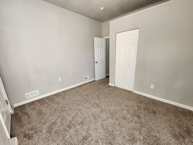 Building Photo - Duplex Located near Fort Carson!!