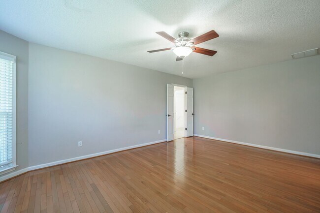 Building Photo - 5142 Blackberry Ln