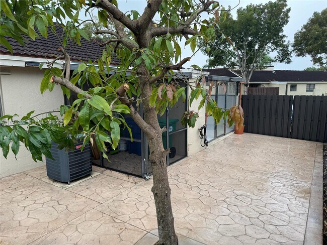 Building Photo - 17230 NW 60th Ct