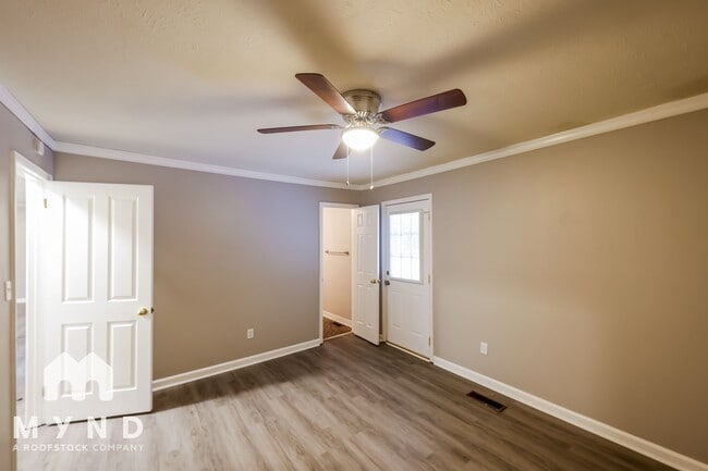 Building Photo - 5827 Dewey Heights Rd