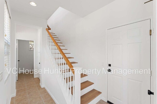 Building Photo - 4 Bedroom 2.5 Bath in Oxnard