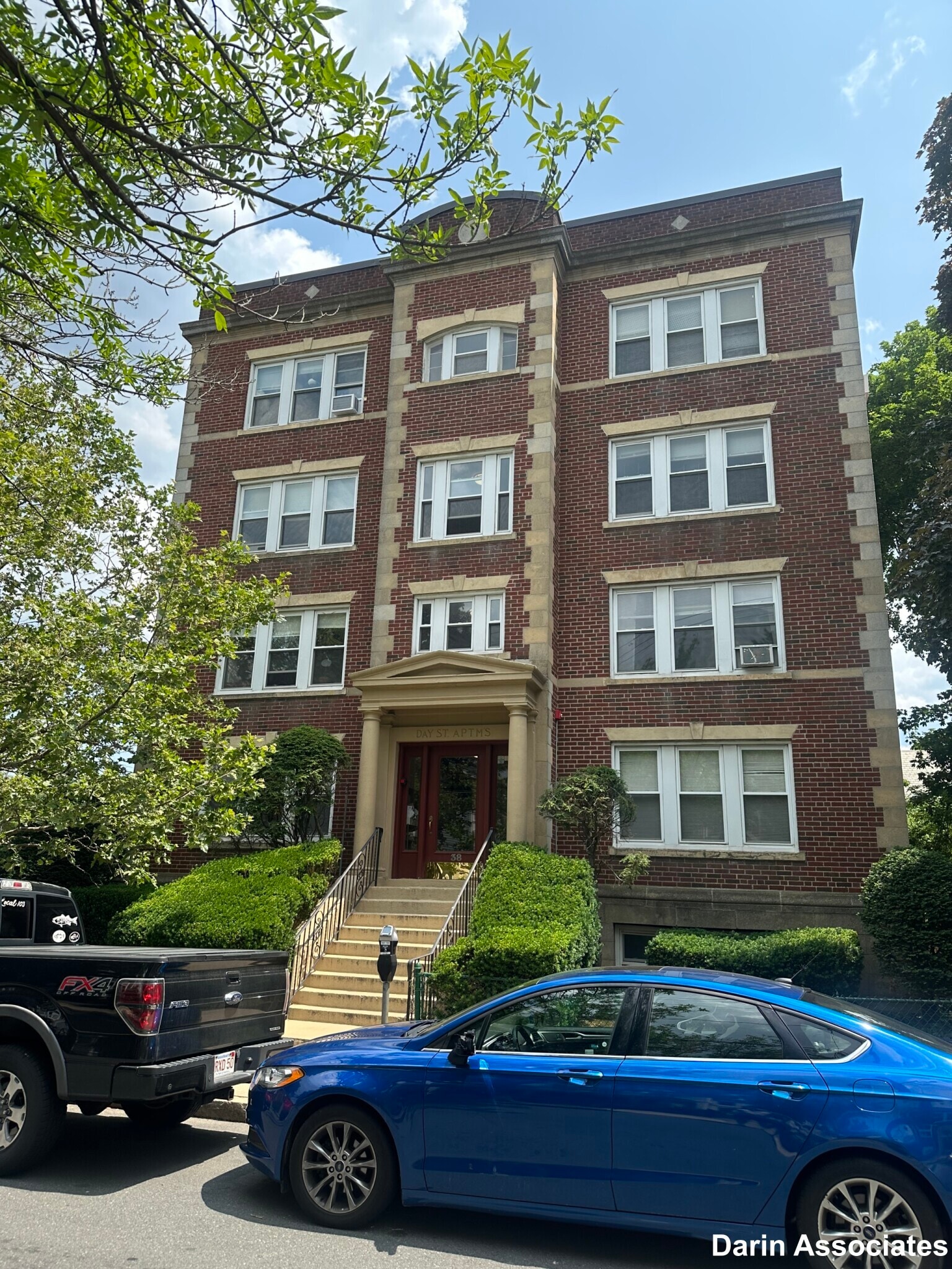 Building Photo - 38 Day St